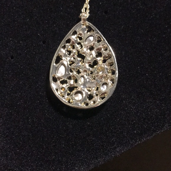 NWOT LOFT Large Crystal Teardrop Pendant Long Necklace gold tone chain - Picture 6 of 11